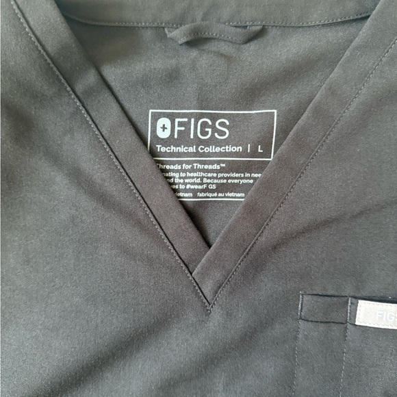 Figs Women’s Black Scrub Set - Picture 2 of 9